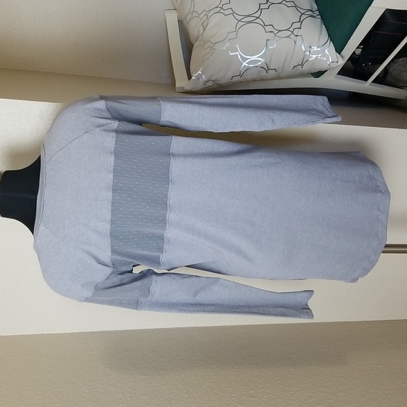 New Lole Gray Long Sleeve Hi Low Hem Lace Top - Picture 5 of 10